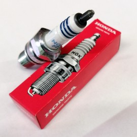 31912-MFL-003 : Honda IMR9E-9HES Spark Plug CB1000R