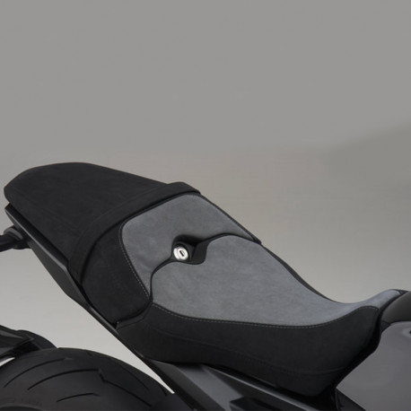 08F76-MKJ-E50 + 08F77-MKJ-E50 : Pacchetto selle in Alcantara Honda 2021 CB1000R